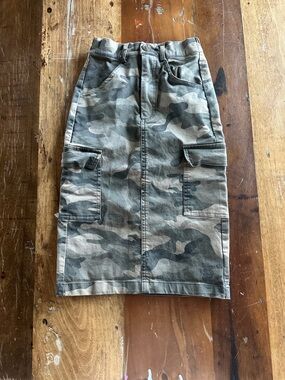 Camouflage Cargo Pencil Skirt - Green Camo